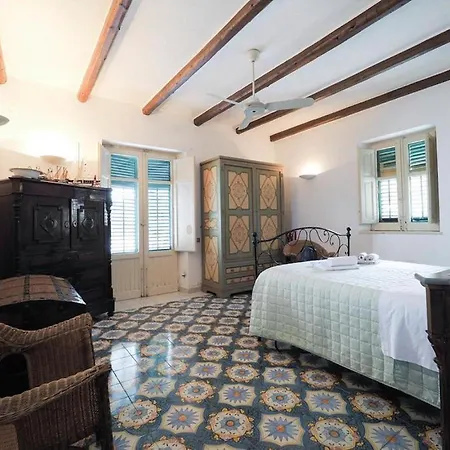 Casetta Bianca Sant'elia Porticello