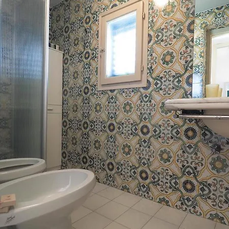 Casetta Bianca Sant'elia * Porticello